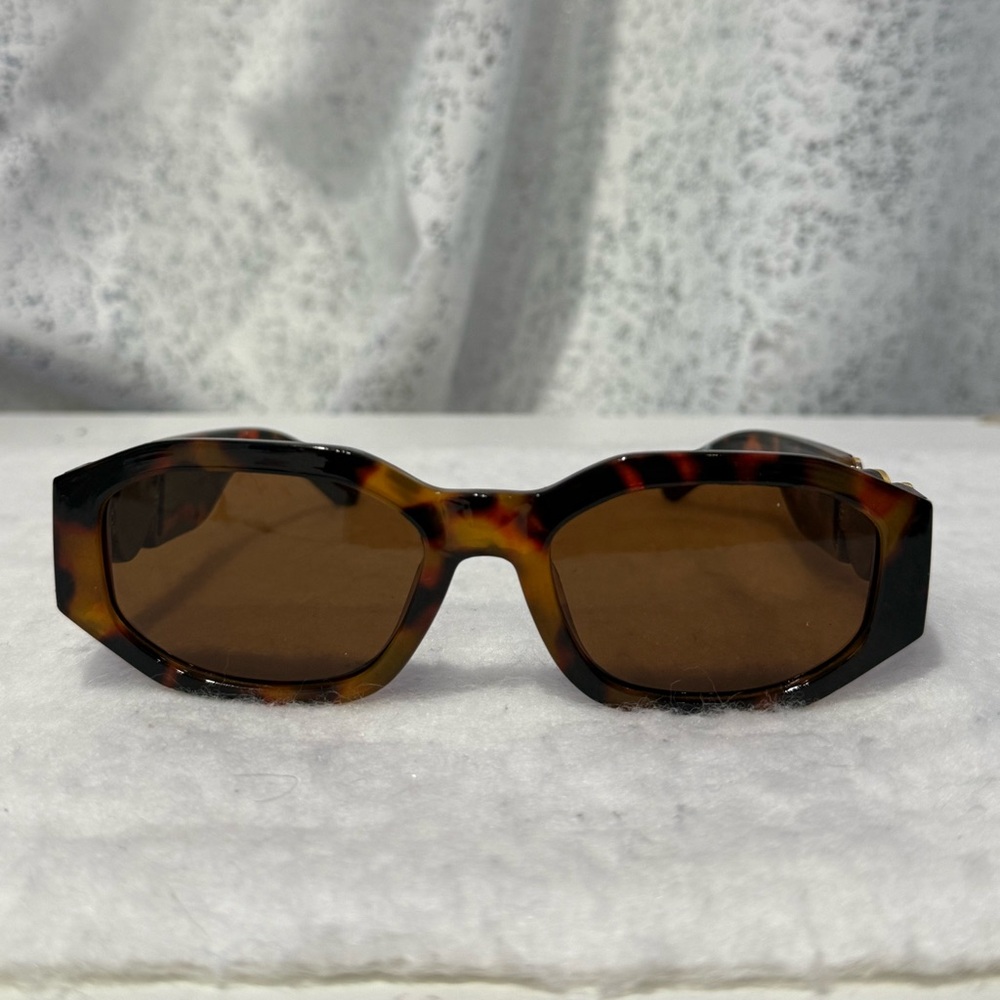 Pretty little things tort sunglasses